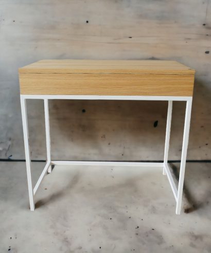 Schreibtisch mit Schublade, holz Möbel, Möbel vollholz, Möbel holz massiv, Möbel Massivholz, Holzmöbel, Möbel aus Holz, Möbel echtholz, Möbel aus Holz, luxus Möbel, moderne Möbel, designermöbel, design möbel online shop, edle Möbel, Exklusive Möbel, Skandinavisch, Massmöbel, Industrial, Loft, Holz, massiv Holz, Eichenholz, Holzplatte, Exklusive Möbel, Waschtisch, Massivholz, Echtholz, Echtholzmöbel, Schreibtisch mit Schubladen, Schreibtisch mit Metallgestell, skandinavisch Design, skandinavisch Schreibtisch, Schreibtisch aus Holz