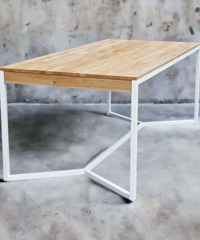 Esstisch, Tisch mit Metallgestell, Industrial, Tisch, Holztisch, Lofttisch, Holz, massiv Holz, Eichenholz, Holzplatte, Tischplatte, Massmöbel, luxus möbel, moderne möbel, designermöbel, design möbel online shop, edle möbel, exklusive büromöbel, Exklusive Möbel, Echtholz, Echtholzmöbel, echtes Holz, Massivholz