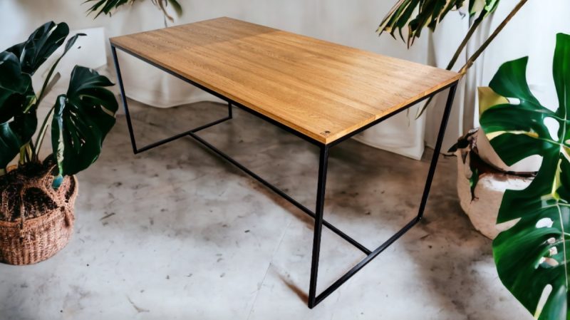 Esstisch, Tisch mit Metallgestell, Industrial, Tisch, Holztisch, Lofttisch, Holz, massiv Holz, Eichenholz, Holzplatte, Tischplatte, Massmöbel, luxus möbel, moderne möbel, designermöbel, design möbel online shop, edle möbel, exklusive büromöbel, Exklusive Möbel, Echtholz, Echtholzmöbel, echtes Holz, Massivholz