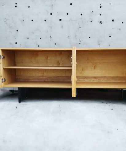 TV-Schrank, Sideboard, Lowboard, holz Möbel, Möbel vollholz, Möbel holz massiv, Möbel Massivholz, Holzmöbel, Möbel aus Holz, Möbel echtholz, Möbel aus Holz, luxus Möbel, moderne Möbel, designermöbel, design möbel online shop, edle Möbel, Exklusive Möbel, Skandinavisch, Massmöbel, Industrial, Loft, Holz, massiv Holz, Eichenholz, Holzplatte, Exklusive Möbel, Massivholz, Echtholz, Echtholzmöbel, Mid-Century
