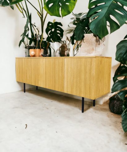 TV-Schrank, Sideboard, Lowboard, holz Möbel, Möbel vollholz, Möbel holz massiv, Möbel Massivholz, Holzmöbel, Möbel aus Holz, Möbel echtholz, Möbel aus Holz, luxus Möbel, moderne Möbel, designermöbel, design möbel online shop, edle Möbel, Exklusive Möbel, Skandinavisch, Massmöbel, Industrial, Loft, Holz, massiv Holz, Eichenholz, Holzplatte, Exklusive Möbel, Massivholz, Echtholz, Echtholzmöbel, Mid-Century