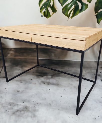 Schreibtisch mit Schublade, holz Möbel, Möbel vollholz, Möbel holz massiv, Möbel Massivholz, Holzmöbel, Möbel aus Holz, Möbel echtholz, Möbel aus Holz, luxus Möbel, moderne Möbel, designermöbel, design möbel online shop, edle Möbel, Exklusive Möbel, Skandinavisch, Massmöbel, Industrial, Loft, Holz, massiv Holz, Eichenholz, Holzplatte, Exklusive Möbel, Waschtisch, Massivholz, Echtholz, Echtholzmöbel, Schreibtisch mit Schubladen, Schreibtisch mit Metallgestell, skandinavisch Design, skandinavisch Schreibtisch, Schreibtisch aus Holz