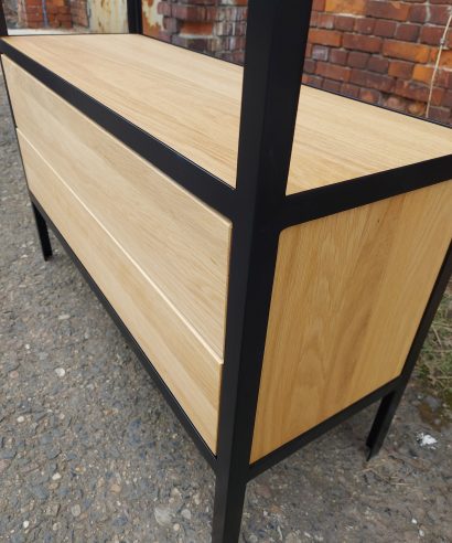 Schrank aus Holz, Sideboard, Lowboard, holz Möbel, Möbel vollholz, Möbel holz massiv, Möbel Massivholz, Holzmöbel, Möbel aus Holz, Möbel echtholz, Möbel aus Holz, luxus Möbel, moderne Möbel, designermöbel, design möbel online shop, edle Möbel, Exklusive Möbel, Skandinavisch, Massmöbel, Industrial, Loft, Holz, massiv Holz, Eichenholz, Holzplatte, Exklusive Möbel, Massivholz, Echtholz, Echtholzmöbel, Mid-Century, Kommode, Kommode aus Holz, skandinavisch Design, Garderobe, Garderobe mit Metallgestell