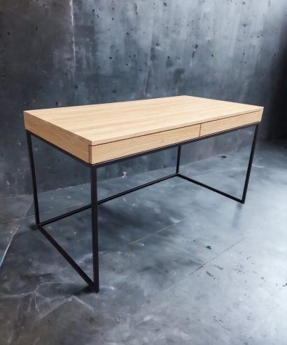 Schreibtisch mit Schublade, holz Möbel, Möbel vollholz, Möbel holz massiv, Möbel Massivholz, Holzmöbel, Möbel aus Holz, Möbel echtholz, Möbel aus Holz, luxus Möbel, moderne Möbel, designermöbel, design möbel online shop, edle Möbel, Exklusive Möbel, Skandinavisch, Massmöbel, Industrial, Loft, Holz, massiv Holz, Eichenholz, Holzplatte, Exklusive Möbel, Waschtisch, Massivholz, Echtholz, Echtholzmöbel, Schreibtisch mit Schubladen, Schreibtisch mit Metallgestell, skandinavisch Design, skandinavisch Schreibtisch, Schreibtisch aus Holz