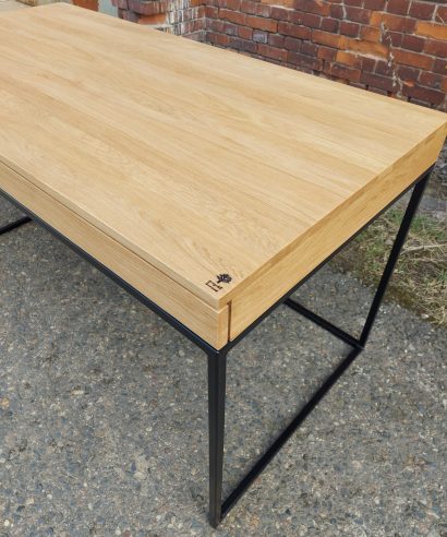 Schreibtisch mit Metallgestell, luxus möbel, moderne möbel, designermöbel, design möbel online shop, edle möbel, exklusive büromöbel, Exklusive Möbel, Schreibtisch, Skandinavisch, Tisch,, Schreibtisch, Skandinavisch, Tisch, Holztisch, Massmöbel, echtes Holz, Echtholz, Echtholzmöbel, Schreibtisch aus Holz