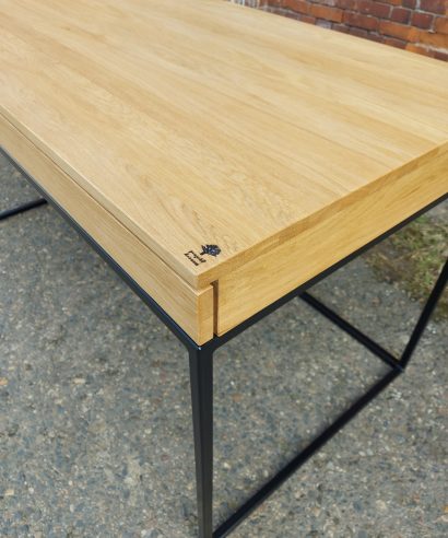Schreibtisch mit Metallgestell, luxus möbel, moderne möbel, designermöbel, design möbel online shop, edle möbel, exklusive büromöbel, Exklusive Möbel, Schreibtisch, Skandinavisch, Tisch,, Schreibtisch, Skandinavisch, Tisch, Holztisch, Massmöbel, echtes Holz, Echtholz, Echtholzmöbel, Schreibtisch aus Holz