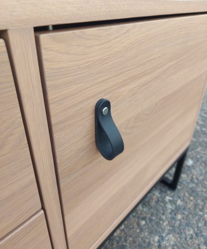 TV-Schrank, Sideboard, Lowboard, holz Möbel, Möbel vollholz, Möbel holz massiv, Möbel Massivholz, Holzmöbel, Möbel aus Holz, Möbel echtholz, Möbel aus Holz, luxus Möbel, moderne Möbel, designermöbel, design möbel online shop, edle Möbel, Exklusive Möbel, Skandinavisch, Massmöbel, Industrial, Loft, Holz, massiv Holz, Eichenholz, Holzplatte, Exklusive Möbel, Massivholz, Echtholz, Echtholzmöbel, Mid-Century, Kommode aus Holz, Kommode aus Eiche