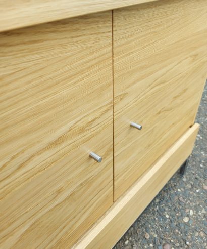 TV-Schrank, Sideboard, Lowboard, holz Möbel, Möbel vollholz, Möbel holz massiv, Möbel Massivholz, Holzmöbel, Möbel aus Holz, Möbel echtholz, Möbel aus Holz, luxus Möbel, moderne Möbel, designermöbel, design möbel online shop, edle Möbel, Exklusive Möbel, Skandinavisch, Massmöbel, Industrial, Loft, Holz, massiv Holz, Eichenholz, Holzplatte, Exklusive Möbel, Massivholz, Echtholz, Echtholzmöbel, Mid-Century, Kommode aus Holz, Kommode aus Eiche