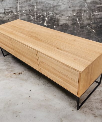 TV-Schrank, Sideboard, Lowboard, holz Möbel, Möbel vollholz, Möbel holz massiv, Möbel Massivholz, Holzmöbel, Möbel aus Holz, Möbel echtholz, Möbel aus Holz, luxus Möbel, moderne Möbel, designermöbel, design möbel online shop, edle Möbel, Exklusive Möbel, Skandinavisch, Massmöbel, Industrial, Loft, Holz, massiv Holz, Eichenholz, Holzplatte, Exklusive Möbel, Massivholz, Echtholz, Echtholzmöbel