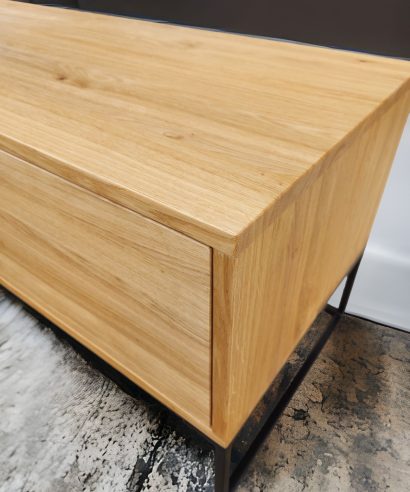 TV-Schrank, Sideboard, Lowboard, holz Möbel, Möbel vollholz, Möbel holz massiv, Möbel Massivholz, Holzmöbel, Möbel aus Holz, Möbel echtholz, Möbel aus Holz, luxus Möbel, moderne Möbel, designermöbel, design möbel online shop, edle Möbel, Exklusive Möbel, Skandinavisch, Massmöbel, Industrial, Loft, Holz, massiv Holz, Eichenholz, Holzplatte, Exklusive Möbel, Massivholz, Echtholz, Echtholzmöbel
