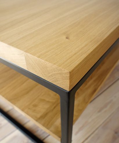 Kaffeetisch, Couchtisch, Beistelltisch, Industrial, Lofttisch, Holz, massiv Holz, Eichenholz, Holzplatte, Tischplatte, Massmöbel, luxus möbel, moderne möbel, designermöbel, design möbel online shop, edle möbel, exklusive büromöbel, Exklusive Möbel, Echtholz, Echtholzmöbel, echtes Holz, Massivholz