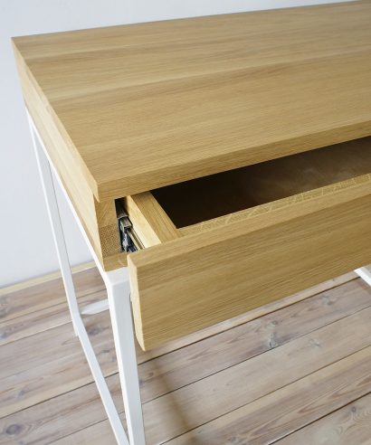 Schreibtisch mit Metallgestell, luxus möbel, moderne möbel, designermöbel, design möbel online shop, edle möbel, exklusive büromöbel, Exklusive Möbel, Schreibtisch, Skandinavisch, Tisch,, Schreibtisch, Skandinavisch, Tisch, Holztisch, Massmöbel, echtes Holz, Echtholz, Echtholzmöbel, Schreibtisch aus Holz