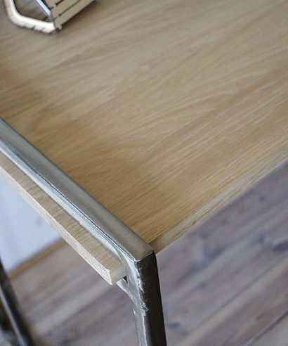 Schreibtisch mit Metallgestell, luxus möbel, moderne möbel, designermöbel, design möbel online shop, edle möbel, exklusive büromöbel, Exklusive Möbel, Schreibtisch, Skandinavisch, Tisch,, Schreibtisch, Skandinavisch, Tisch, Holztisch, Massmöbel, echtes Holz, Echtholz, Echtholzmöbel, Schreibtisch aus Holz