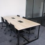 Esstisch, Tisch mit Metallgestell, Industrial, Tisch, Holztisch, Lofttisch, Holz, massiv Holz, Eichenholz, Holzplatte, Tischplatte, Massmöbel, luxus möbel, moderne möbel, designermöbel, design möbel online shop, edle möbel, exklusive büromöbel, Exklusive Möbel, Echtholz, Echtholzmöbel, echtes Holz, Massivholz