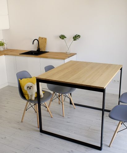 Esstisch, Tisch mit Metallgestell, Industrial, Tisch, Holztisch, Lofttisch, Holz, massiv Holz, Eichenholz, Holzplatte, Tischplatte, Massmöbel, luxus möbel, moderne möbel, designermöbel, design möbel online shop, edle möbel, exklusive büromöbel, Exklusive Möbel, Echtholz, Echtholzmöbel, echtes Holz, Massivholz