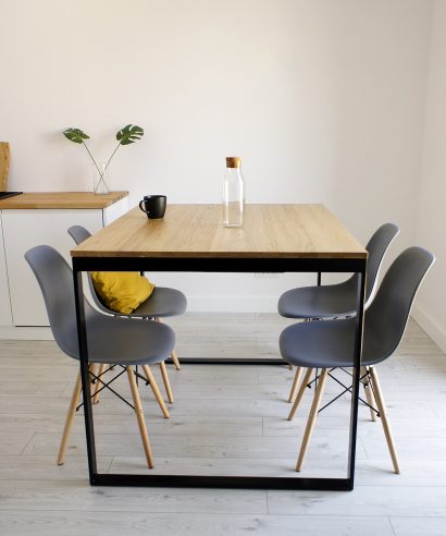 Esstisch, Tisch mit Metallgestell, Industrial, Tisch, Holztisch, Lofttisch, Holz, massiv Holz, Eichenholz, Holzplatte, Tischplatte, Massmöbel, luxus möbel, moderne möbel, designermöbel, design möbel online shop, edle möbel, exklusive büromöbel, Exklusive Möbel, Echtholz, Echtholzmöbel, echtes Holz, Massivholz