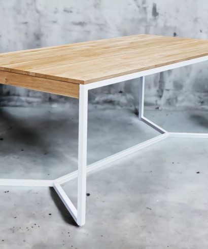 Esstisch, Tisch mit Metallgestell, Industrial, Tisch, Holztisch, Lofttisch, Holz, massiv Holz, Eichenholz, Holzplatte, Tischplatte, Massmöbel, luxus möbel, moderne möbel, designermöbel, design möbel online shop, edle möbel, exklusive büromöbel, Exklusive Möbel, Echtholz, Echtholzmöbel, echtes Holz, Massivholz