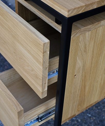 Schreibtisch mit Metallgestell, luxus möbel, moderne möbel, designermöbel, design möbel online shop, edle möbel, exklusive büromöbel, Exklusive Möbel, Schreibtisch, Skandinavisch, Tisch,, Schreibtisch, Skandinavisch, Tisch, Holztisch, Massmöbel, echtes Holz, Echtholz, Echtholzmöbel, Schreibtisch aus Holz