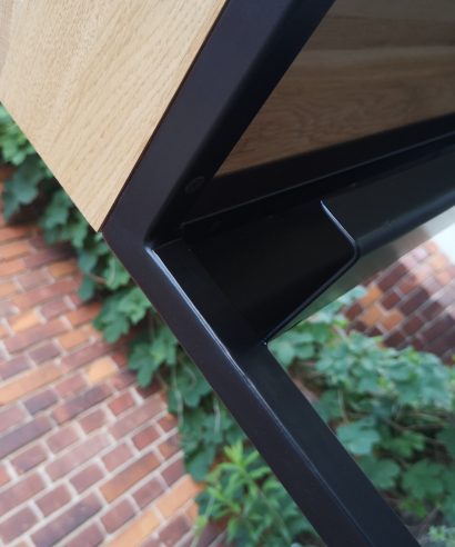 Schreibtisch mit Metallgestell, luxus möbel, moderne möbel, designermöbel, design möbel online shop, edle möbel, exklusive büromöbel, Exklusive Möbel, Schreibtisch, Skandinavisch, Tisch,, Schreibtisch, Skandinavisch, Tisch, Holztisch, Massmöbel, echtes Holz, Echtholz, Echtholzmöbel, Schreibtisch aus Holz