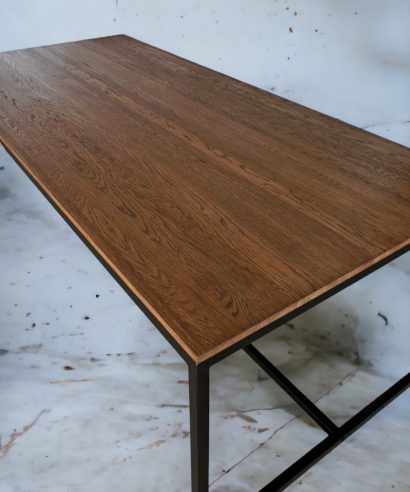 Esstisch, echtes Holz, Tisch, Holztisch, skandinavisch Design, skandinavisch Tisch, Holz, massiv Holz, Eichenholz, Holzplatte, Tischplatte, Schreibtisch, Massmöbel, luxus möbel, moderne möbel, designermöbel, design möbel online shop, edle möbel, exklusive Esstische, Exklusive Möbel, Echtholz, Echtholzmöbel, Esstisch aus Holz, Tisch aus Holz