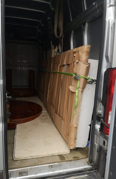 Transport von Holzmöbeln Transport von Holzmöbeln, holz Möbel, Möbel vollholz, Möbel holz massiv, Möbel Massivholz, Holzmöbel, Möbel aus Holz, Möbel echtholz, Möbel aus Holz, luxus Möbel, moderne Möbel, designermöbel, design möbel online shop, edle Möbel, Exklusive Möbel, Skandinavisch, Massmöbel, Industrial, Loft, Holz, massiv Holz, Eichenholz, Holzplatte, Exklusive Möbel, Waschtisch, Massivholz, Echtholz, Echtholzmöbel, Massivholzmöbel vom Schreiner, Massivholzmöbel nach Maß vom Schreiner