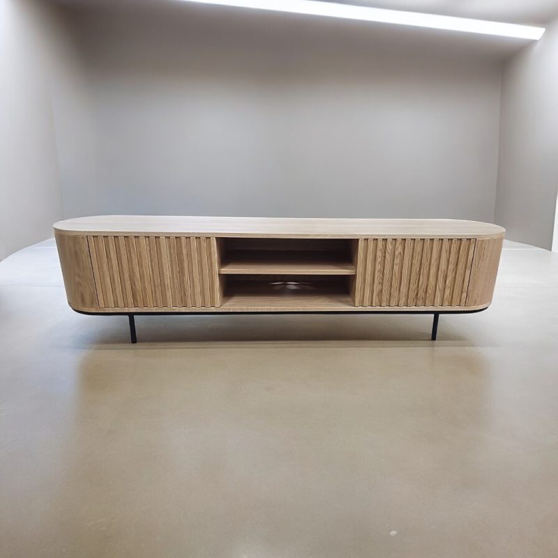 Lamellen, Massivholzmöbel vom Schreiner, Lowboard aus Eichenholz, TV-Schrank, Sideboard, Lowboard, holz Möbel, Möbel vollholz, Möbel holz massiv, Möbel Massivholz, Holzmöbel, Möbel aus Holz, Möbel echtholz, Möbel aus Holz, luxus Möbel, moderne Möbel, designermöbel, design möbel online shop, edle Möbel, Exklusive Möbel, Massmöbel, Industrial, Loft, Holz, massiv Holz, Eichenholz, Holzplatte, Exklusive Möbel, Massivholz, Echtholz, Echtholzmöbel, Mid-Century Möbel, Mid-Century Eiche, luxus möbel, moderne möbel, designermöbel, design möbel online shop, edle möbel, exklusive Medien-Möbel, Exklusive Möbel, Skandinavisch, Massmöbel, echtes Holz, Echtholz, Echtholzmöbel, Lowboard aus Eiche, Massivholzmöbel vom Schreiner, Maßmöbel vom Schreiner, TV-Schrank vom Schreiner, Lowboard vom Schreiner, boho, mid century, skandinavisch, Designer-Nachttisch, Mid-Century, Mid-Century Modern Lowboard, Mid-Century Modern TV-Schrank, Mid-Century Modern, Mid-Century Modern Kommode, Massivholzmöbel nach Maß vom Schreiner