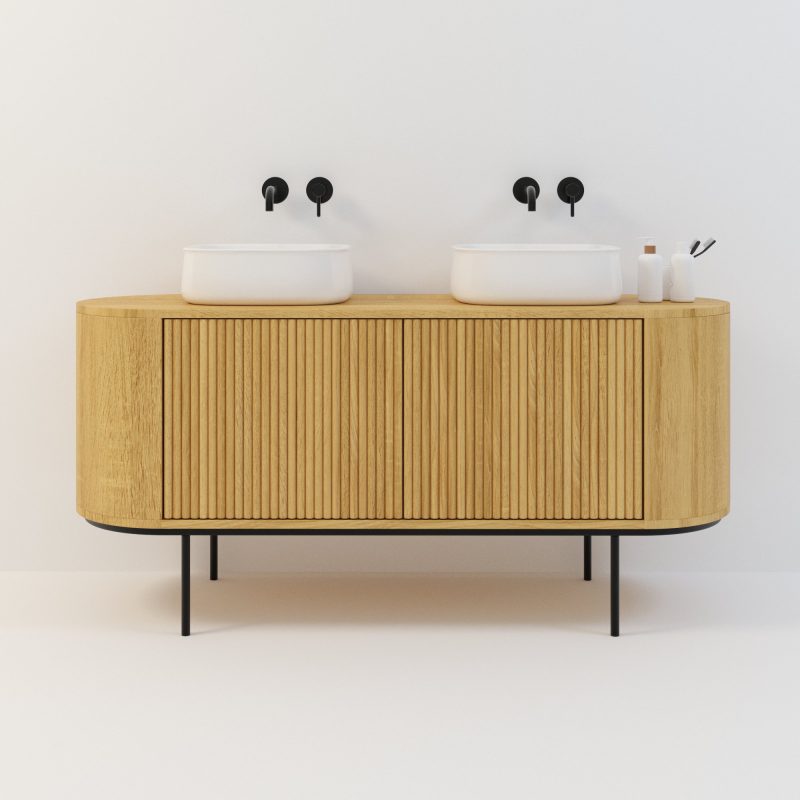 Waschtisch aus Holz, Waschtischschrank aus Eiche, Massivholzmöbel vom Schreiner, glamour, Boho, modern, Art Deco, echtes Holz, skandinavisch Design, Holz, massiv Holz, Eichenholz, Massmöbel, luxus möbel, moderne möbel, designermöbel, design möbel online shop, edle möbel, Exklusive Möbel, Echtholz, Echtholzmöbel, Waschtischunterschrank aus Eiche, Geriffelte Tür, Schrank mit abgerundeten Seiten, gebogene Seitenm, Badezimmerschrank mit geschwungenen Seiten, geriffelter Badezimmerschrank
