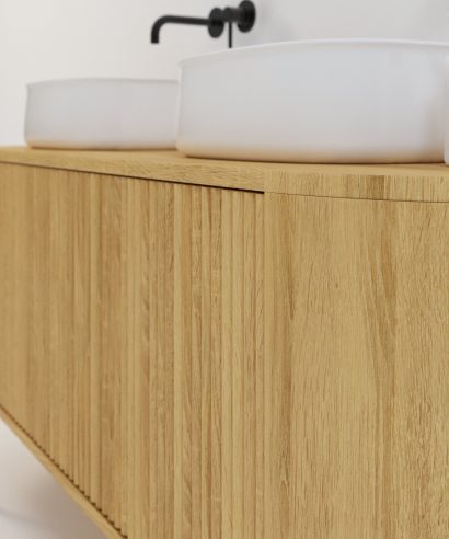 Waschtisch aus Holz, Waschtischschrank aus Eiche, Massivholzmöbel vom Schreiner, glamour, Boho, modern, Art Deco, echtes Holz, skandinavisch Design, Holz, massiv Holz, Eichenholz, Massmöbel, luxus möbel, moderne möbel, designermöbel, design möbel online shop, edle möbel, Exklusive Möbel, Echtholz, Echtholzmöbel, Waschtischunterschrank aus Eiche, Geriffelte Tür, Schrank mit abgerundeten Seiten, gebogene Seitenm, Badezimmerschrank mit geschwungenen Seiten, geriffelter Badezimmerschrank