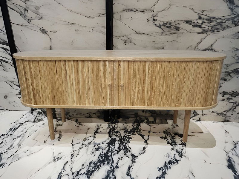 Massivholzmöbel vom Schreiner, Lowboard aus Eichenholz, TV-Schrank, Sideboard, Lowboard, holz Möbel, Möbel vollholz, Möbel holz massiv, Möbel Massivholz, Holzmöbel, Möbel aus Holz, Möbel echtholz, Möbel aus Holz, luxus Möbel, moderne Möbel, designermöbel, design möbel online shop, edle Möbel, Exklusive Möbel, Massmöbel, Industrial, Loft, Holz, massiv Holz, Eichenholz, Holzplatte, Exklusive Möbel, Massivholz, Echtholz, Echtholzmöbel, Mid-Century Möbel, Mid-Century Eiche, luxus möbel, moderne möbel, designermöbel, design möbel online shop, edle möbel, exklusive Medien-Möbel, Exklusive Möbel, Skandinavisch, Massmöbel, echtes Holz, Echtholz, Echtholzmöbel, Lowboard aus Eiche, Massivholzmöbel vom Schreiner, Maßmöbel vom Schreiner, TV-Schrank vom Schreiner, Lowboard vom Schreiner, boho, mid century, skandinavisch, Designer-Nachttisch, Mid-Century, Mid-Century Modern Lowboard, Mid-Century Modern TV-Schrank, Mid-Century Modern, Mid-Century Modern Kommode, Massivholzmöbel nach Maß vom Schreiner