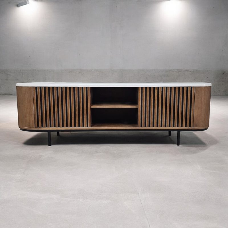Lamellen, Massivholzmöbel vom Schreiner, Lowboard aus Eichenholz, TV-Schrank, Sideboard, Lowboard, holz Möbel, Möbel vollholz, Möbel holz massiv, Möbel Massivholz, Holzmöbel, Möbel aus Holz, Möbel echtholz, Möbel aus Holz, luxus Möbel, moderne Möbel, designermöbel, design möbel online shop, edle Möbel, Exklusive Möbel, Massmöbel, Industrial, Loft, Holz, massiv Holz, Eichenholz, Holzplatte, Exklusive Möbel, Massivholz, Echtholz, Echtholzmöbel, Mid-Century Möbel, Mid-Century Eiche, luxus möbel, moderne möbel, designermöbel, design möbel online shop, edle möbel, exklusive Medien-Möbel, Exklusive Möbel, Skandinavisch, Massmöbel, echtes Holz, Echtholz, Echtholzmöbel, Lowboard aus Eiche, Massivholzmöbel vom Schreiner, Maßmöbel vom Schreiner, TV-Schrank vom Schreiner, Lowboard vom Schreiner, boho, mid century, skandinavisch, Designer-Nachttisch, Mid-Century, Mid-Century Modern Lowboard, Mid-Century Modern TV-Schrank, Mid-Century Modern, Mid-Century Modern Kommode, Massivholzmöbel nach Maß vom Schreiner