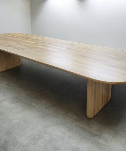 Esstisch, echtes Holz, Tisch, Holztisch, skandinavisch Design, skandinavisch Tisch, Holz, massiv Holz, Eichenholz, Holzplatte, Tischplatte, Schreibtisch, Massmöbel, luxus möbel, moderne möbel, designermöbel, design möbel online shop, edle möbel, exklusive Esstische, Exklusive Möbel, Echtholz, Echtholzmöbel, Esstisch aus Holz, Tisch aus Holz, Ausziehtisch