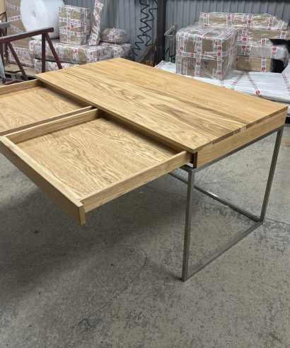 Schreibtisch mit Schublade, holz Möbel, Möbel vollholz, Möbel holz massiv, Möbel Massivholz, Holzmöbel, Möbel aus Holz, Möbel echtholz, Möbel aus Holz, luxus Möbel, moderne Möbel, designermöbel, design möbel online shop, edle Möbel, Exklusive Möbel, Skandinavisch, Massmöbel, Industrial, Loft, Holz, massiv Holz, Eichenholz, Holzplatte, Exklusive Möbel, Waschtisch, Massivholz, Echtholz, Echtholzmöbel, Schreibtisch mit Schubladen, Schreibtisch mit Metallgestell, skandinavisch Design, skandinavisch Schreibtisch, Schreibtisch aus Holz, gebürstet Edelstahl, Edelstahl, Schreibtisch mit Edelstahl
